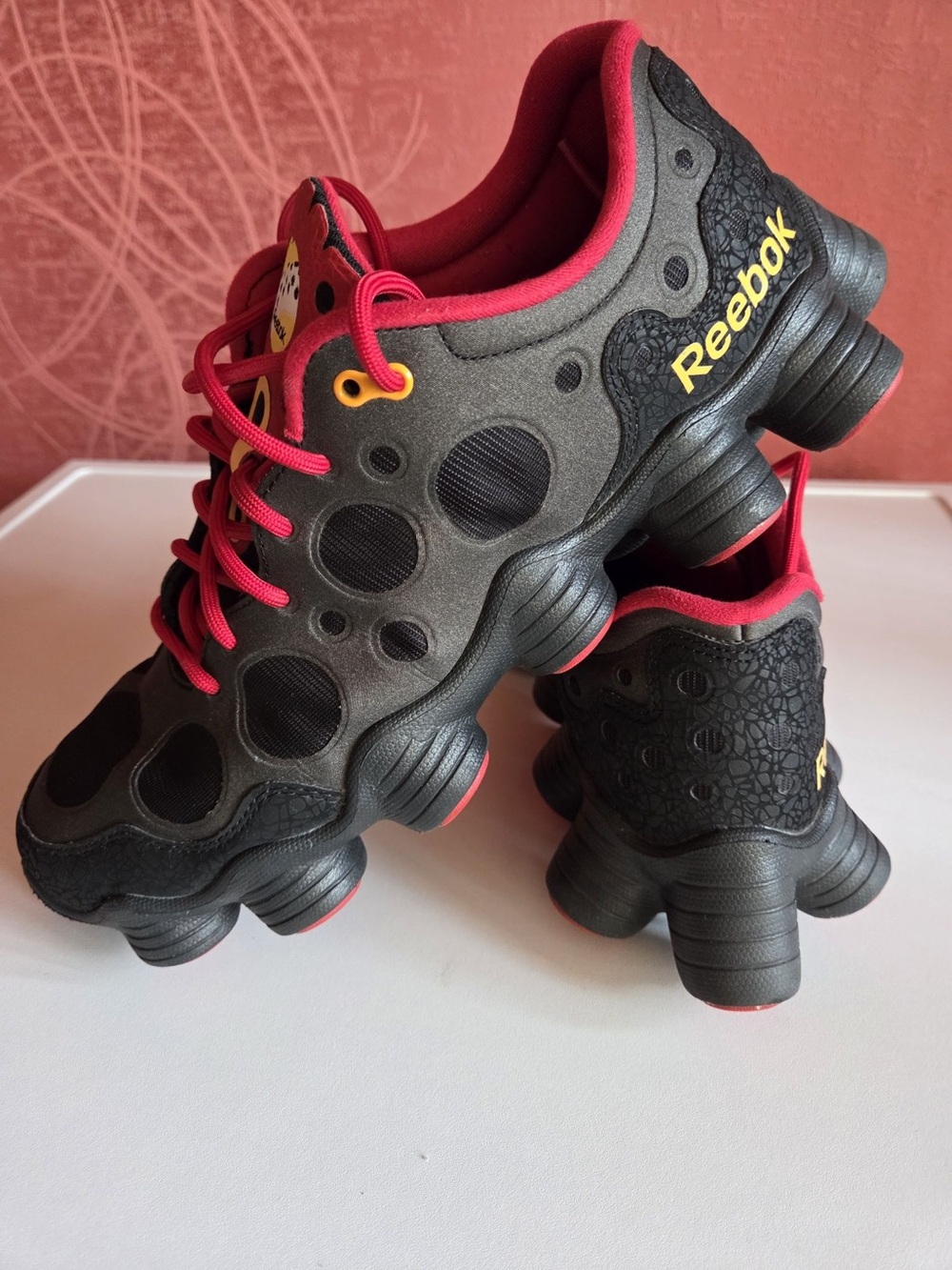 Reebok Bubble Sole Sneakers: Black Red Statement Streetwear Shoes (US 11)